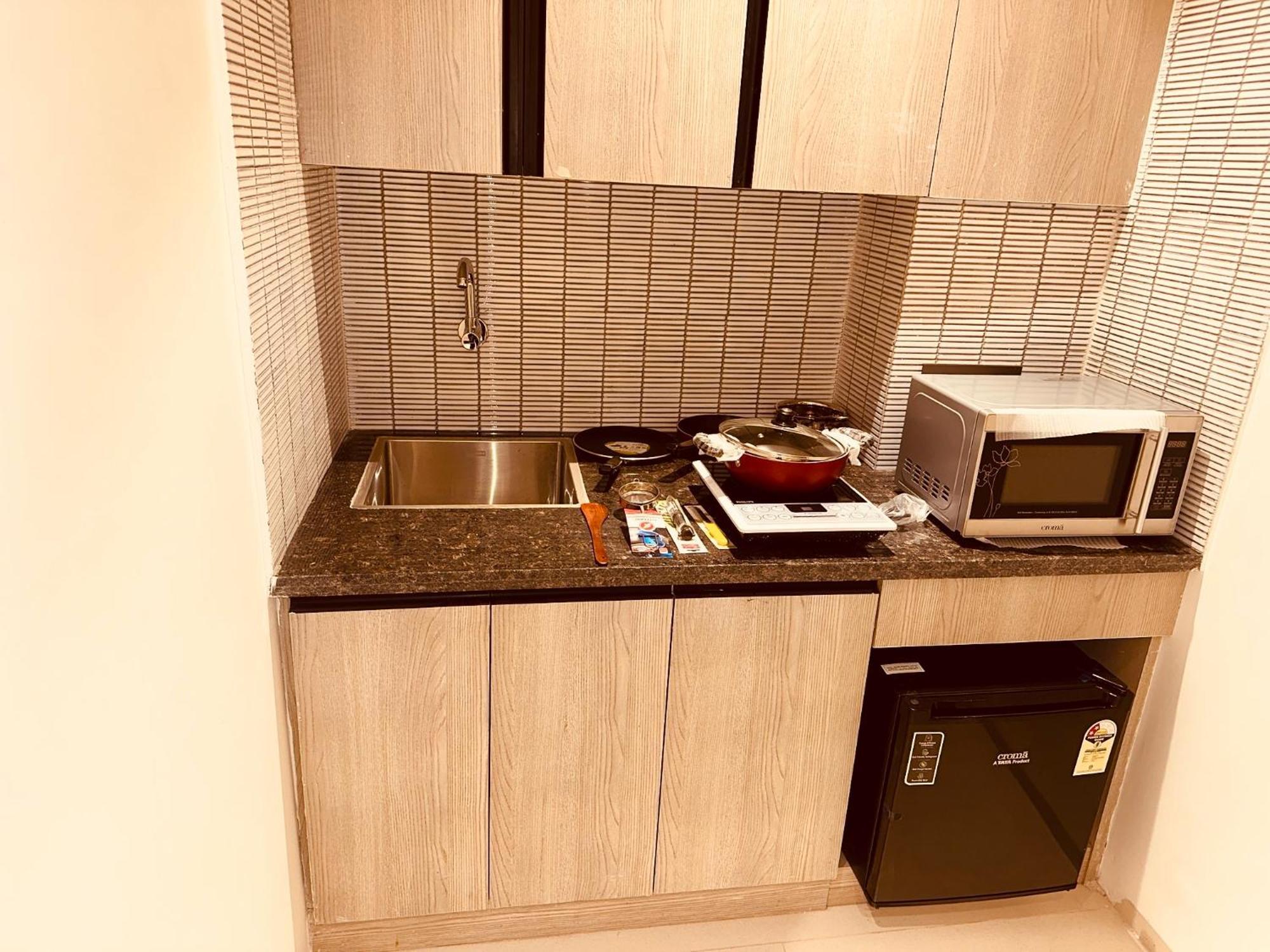 The Lodgers 2 Bhk Serviced Apartment Near Artemis Hospital Sector 57 Gurgaon - Nearest Metro Station Sector 54 Chowk Екстериор снимка